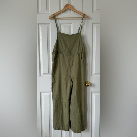 Line & Dot Sage Linen Jumpsuit - Picture 4 of 4